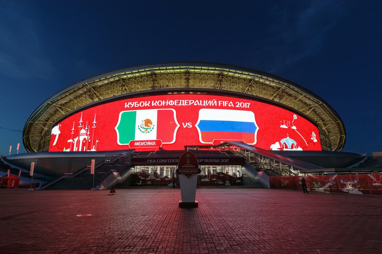 Los aficionados de Rusia y México encontraron las maneras más creativas de apoyar a sus respectivas selecciones. Te compartimos las mejores imágenes de lo visto en la Kazan Arena.