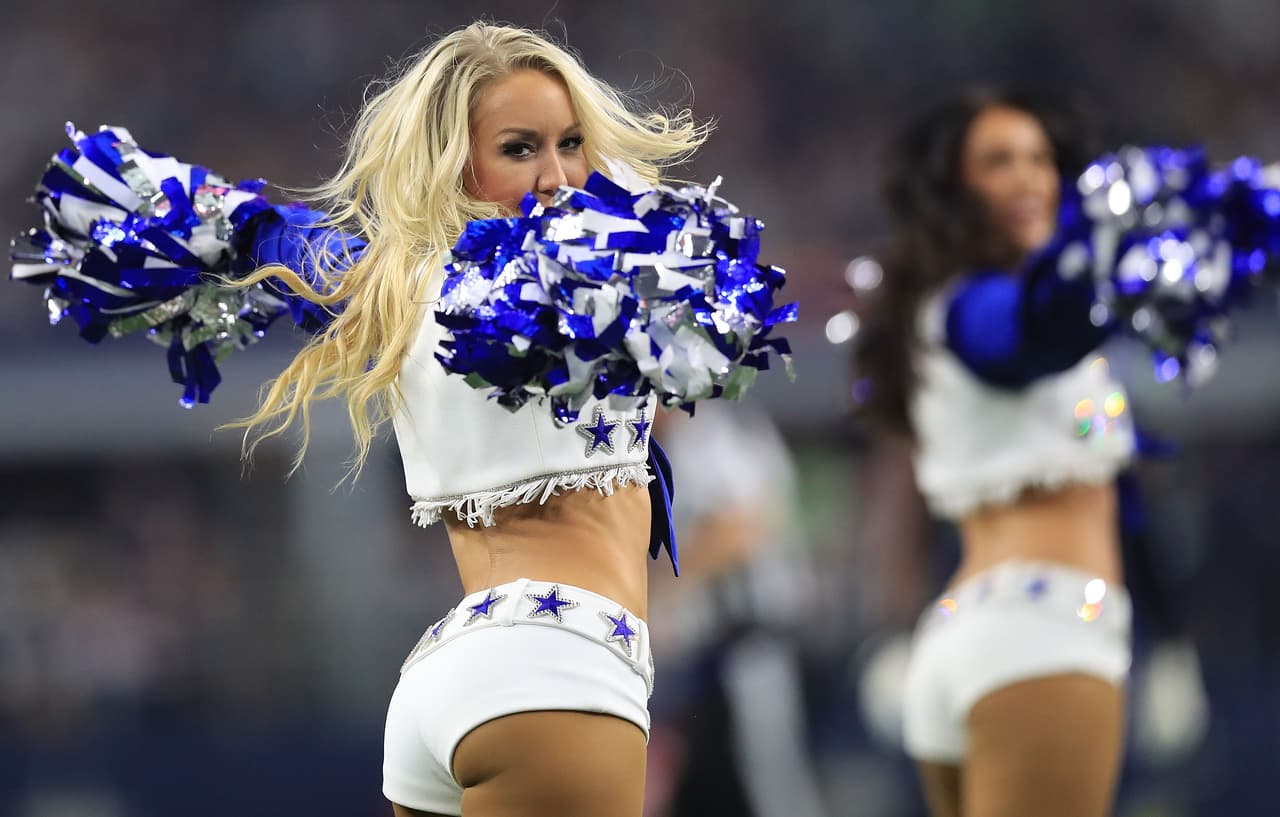 En esta Navidad disfruta con las mejores imágenes de las porristas de la NFL que se vistieron de gala para la Semana 16. ¡Felices fiestas!