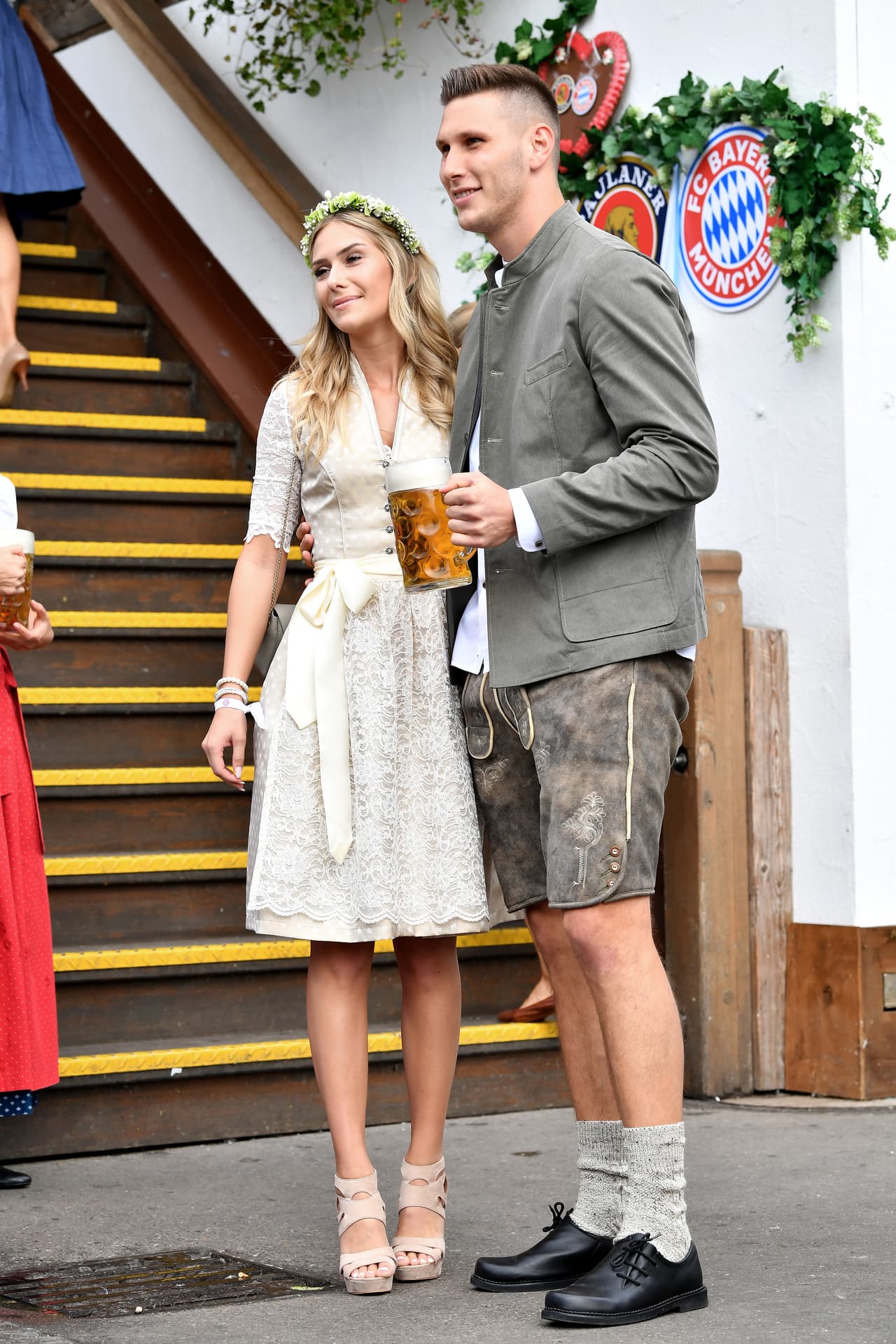El joven Niklas Süle vivió su primer Oktoberfest con el Bayern junto a su novia Melissa Halter.
