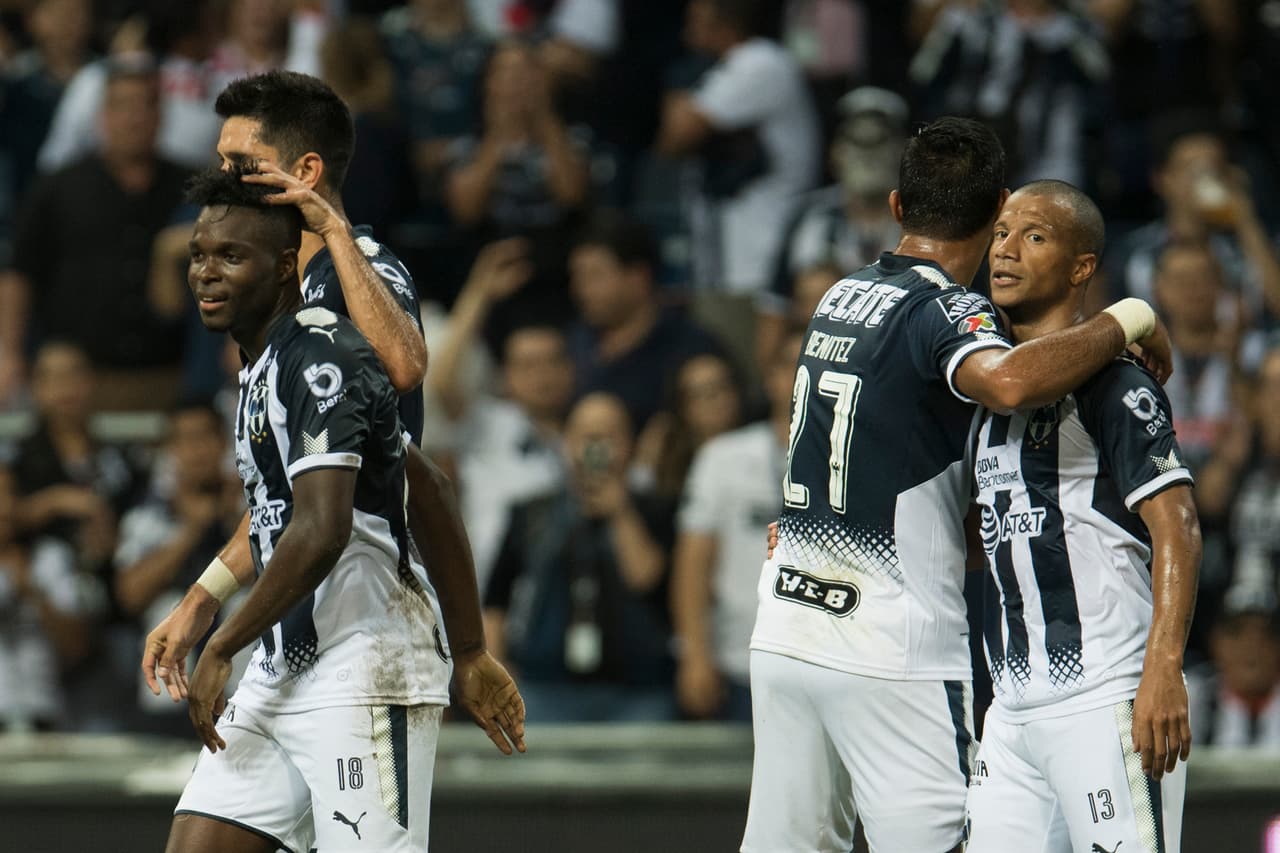 Action photo during the match Monterrey vs Santos, Corresponding Quarter Final of Crown Cup MX Bancomer MX at BBVA Bancomer Stadium. Foto de accion durante el partido Monterrey vs Santos, Correspondiente a llos cuartos de final de la Copa Corona MX del Torneo Apertura 2017 en el Estadio BBVA Bancomer, en la foto: Gol Carlos Sanchez Monterrey 01/11/2017/MEXSPORT/Jorge Martinez