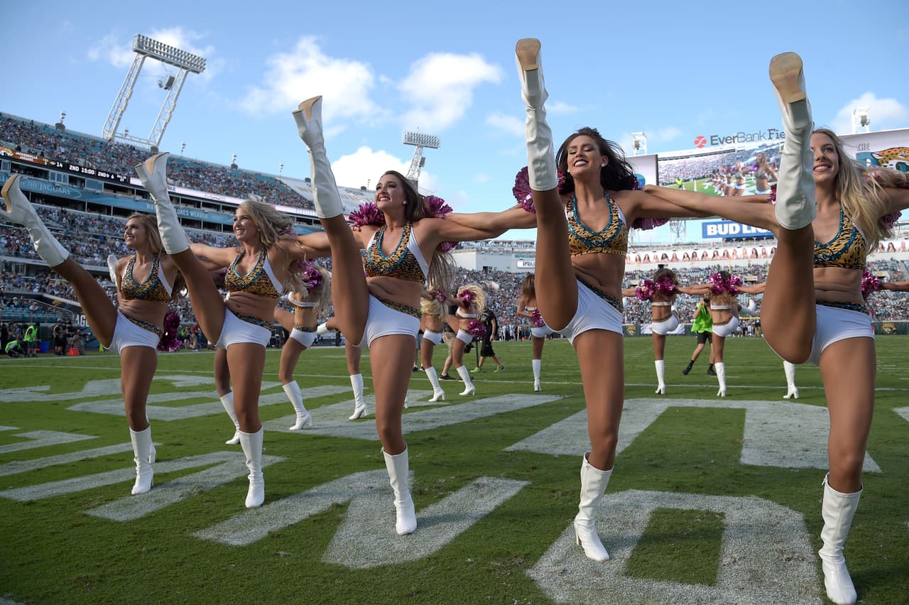 Son hermosas, tienen energía y sus bailes le dan alegría al ambiente en los estadios de la NFL: sin duda, las porristas tienen un papel muy especial para el espectáculo del fútbol americano.