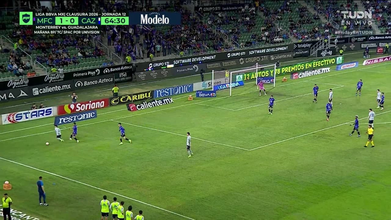 ¡TIRO ATAJADO! disparo por Gabriel Fernández.