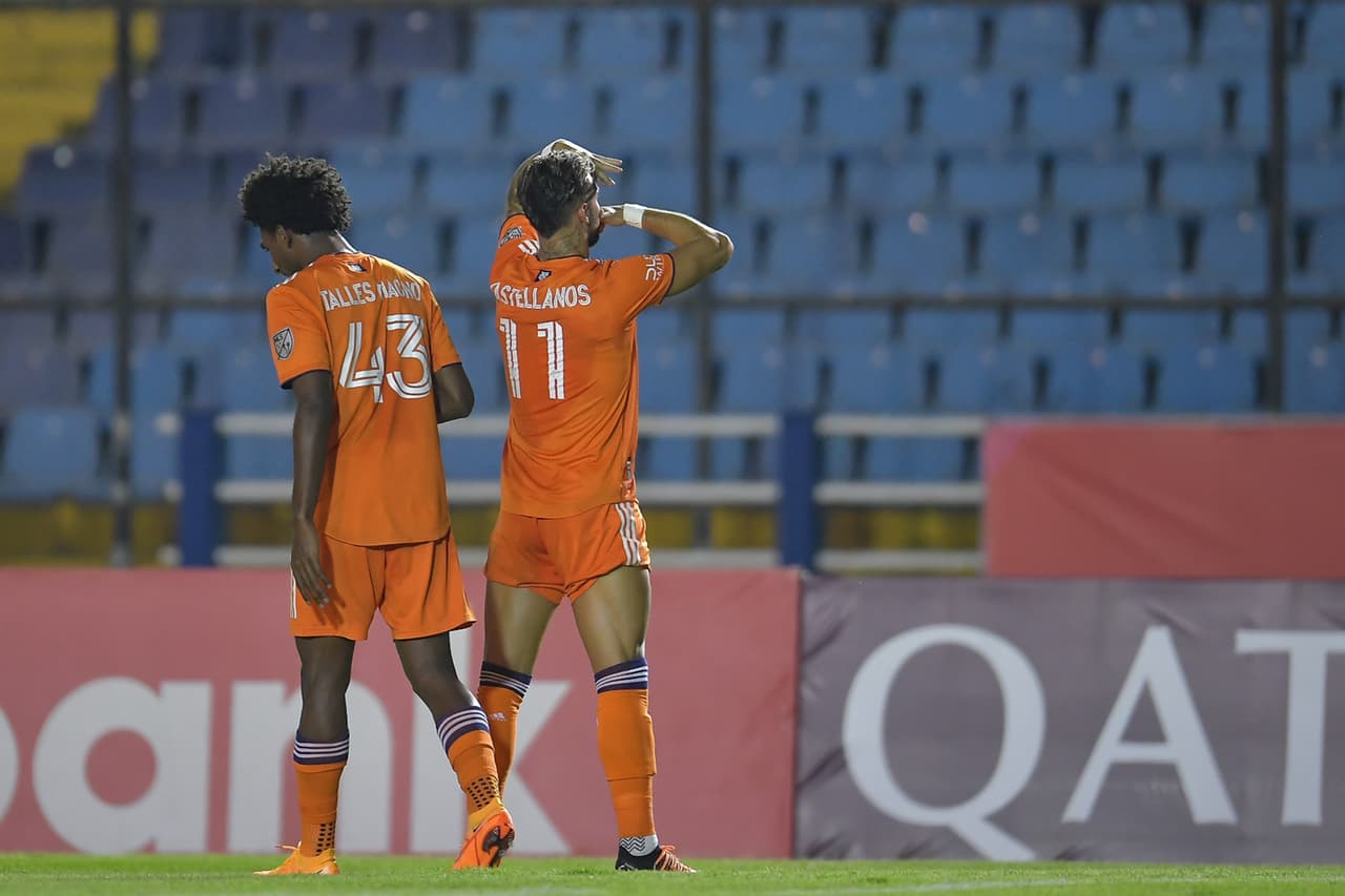 Tres minutos después, el NYC aprovechó un tiro directo para que Valentín Castellanos colara el esférico pegado al poste y complicara el panorama a los locales.