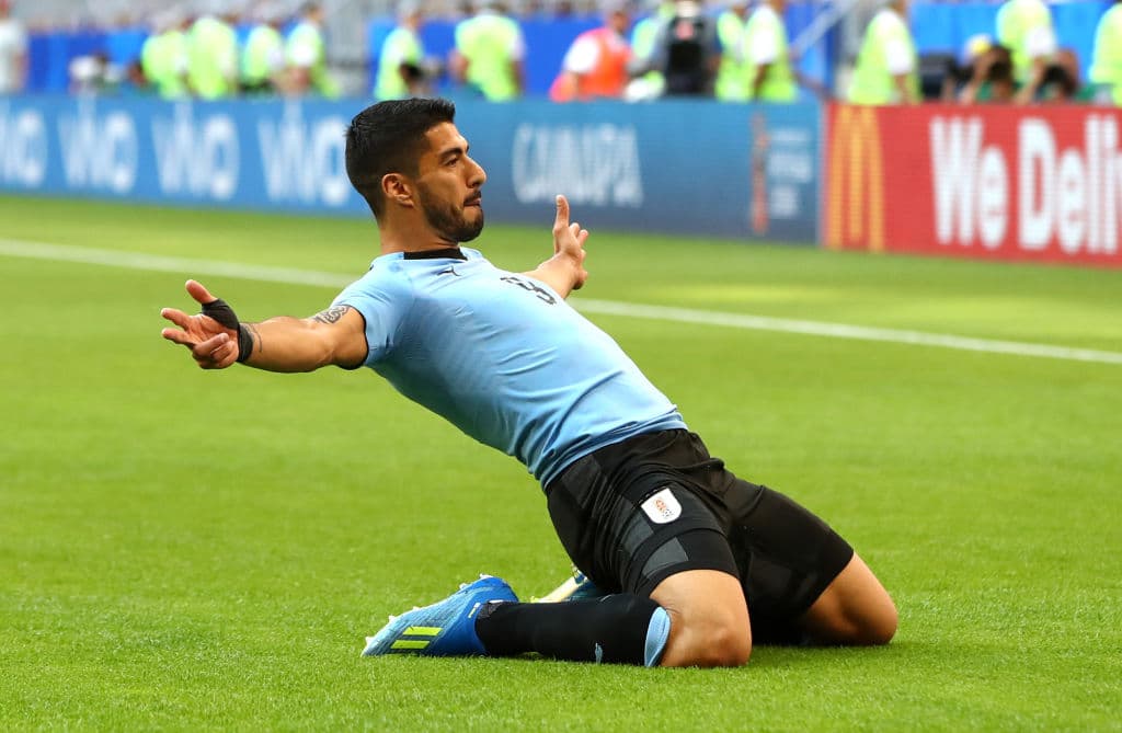 Luis Suárez (delantero), 31 años. Con 53 goles en 103 partidos es el máximo goleador histórico de Uruguay. Su calidad la ha desplegado con la selección y actualmente en el Barcelona.