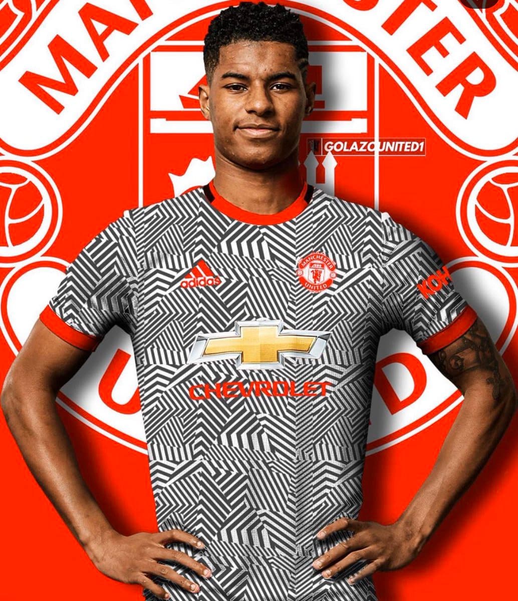 La segunda equipación, la de visita va en un diseño poco común en blanco y negro. con el cuello, el escudo, la marca y el nombre del patrocinador en rojo.