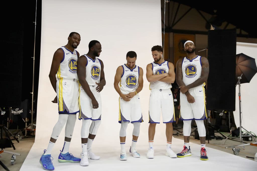 <b>1) Golden State Warriors.</b> La adición de Demarcus Cousins los hace todavía más fuertes de lo que eran. Si las lesiones no aparecen en Oakland, serán tricampeones en la NBA, para desgracia de muchos.