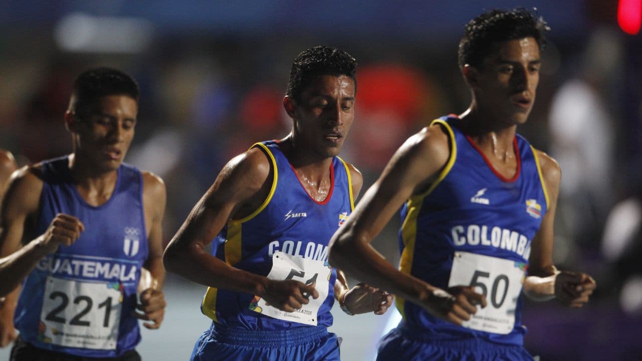 Miguel González (centro) heredó el cetro que tenía el mexcano Juan Luis Barrios.