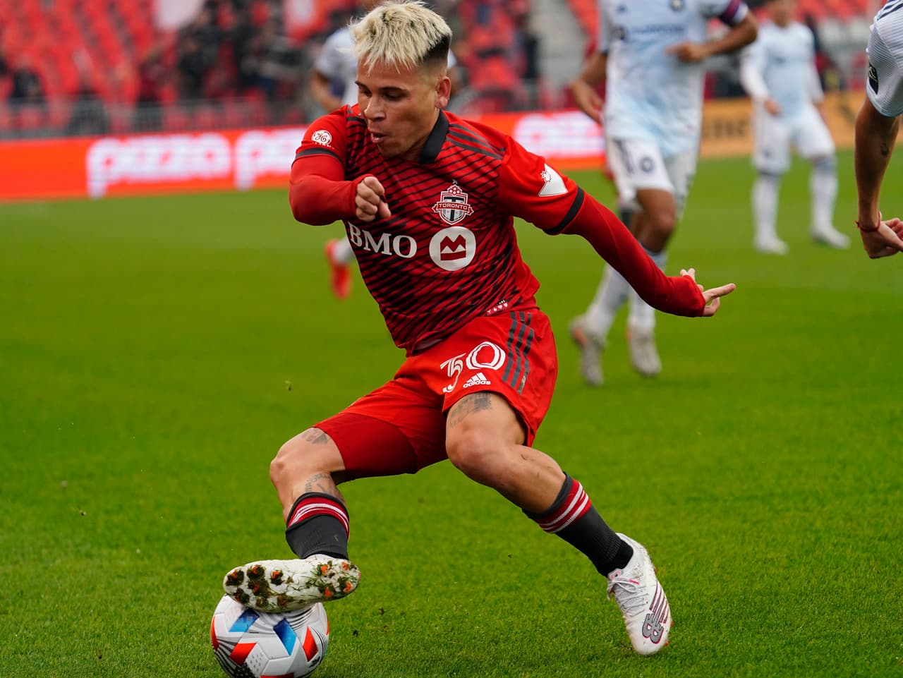 Yeferson Soteldo y Toronto FC se dieron el gusto de celebrar frente a su afición en BMO Field con un triunfo 3-1 sobre Chicago Fire FC.
<br>