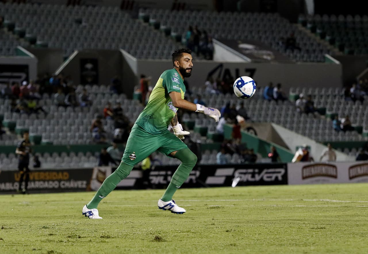 Con goles de Leonel Vangioni y César Montes el Monterrey remonta y se lleva los tres puntos de visita.