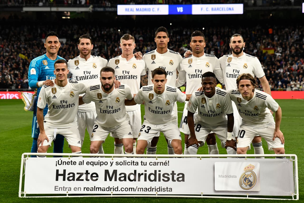 El once titular de los merengues lo conformaron Keylor Navas, Carvajal, Sergio Ramos, Varane, Reguilón, Casemiro, Modrić, Kroos, Lucas Vázquez, Benzema y ViniciusJr.