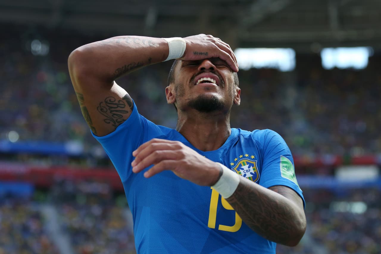 El sufrimiento de Brasil se hizo evidente al no poder obtener una victoria, lo que complicaba su situación en Rusia 2018.