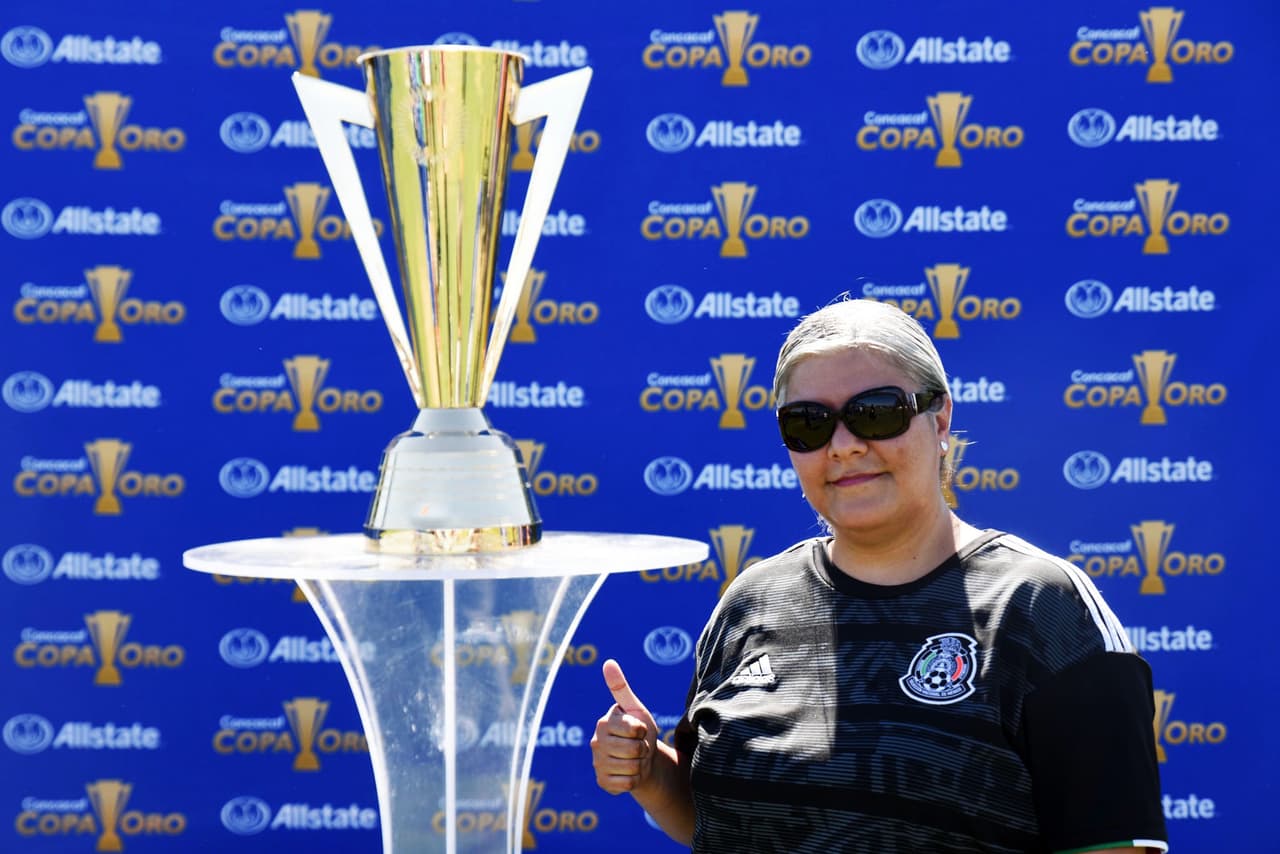 Un gran ambiente era el que estaban cocinando las aficiones de México y Haití previo a su importante partido por la Semifinal de la Copa Oro 2019 en el University of Phoenix Stadium en la ciudad de Glendale, Arizona. Evidentemente la afición del Tri fue una abrumadora mayoría que le dio una tonalidad esmeralda a las gradas de la casa de los Cardinals.