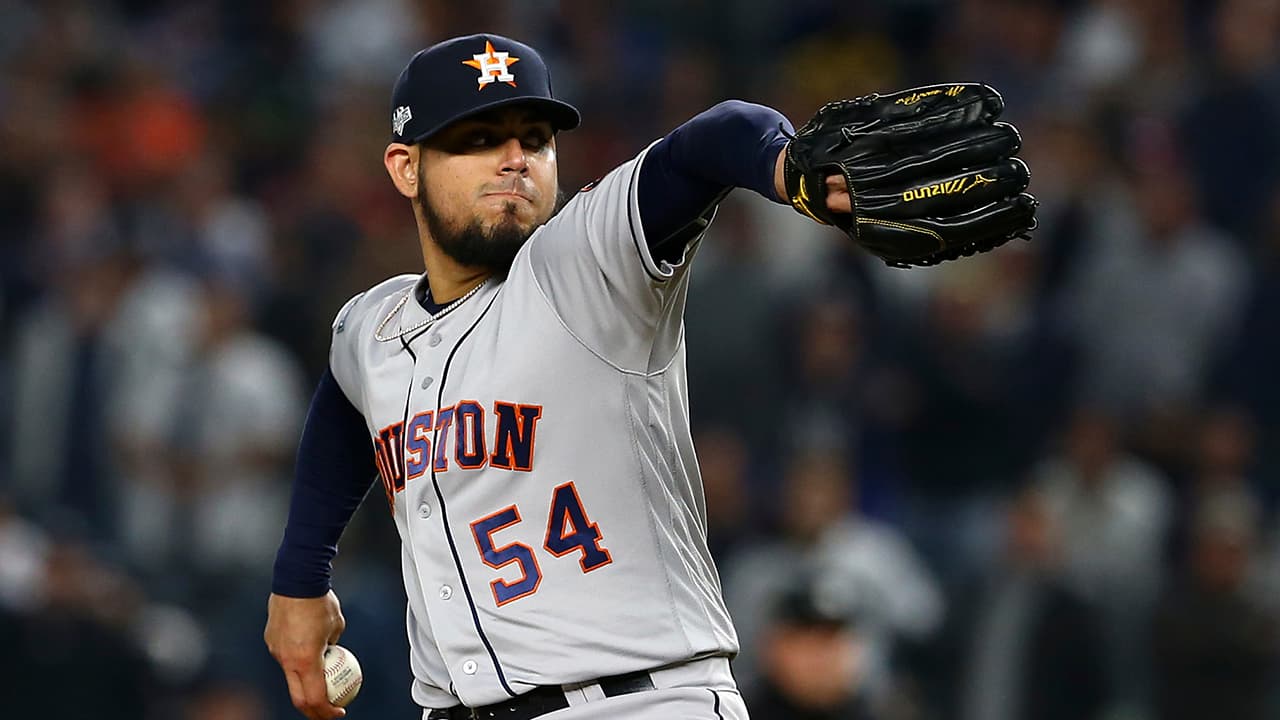 Osuna busca lugar en la MLB; dará showcase en República Dominicana