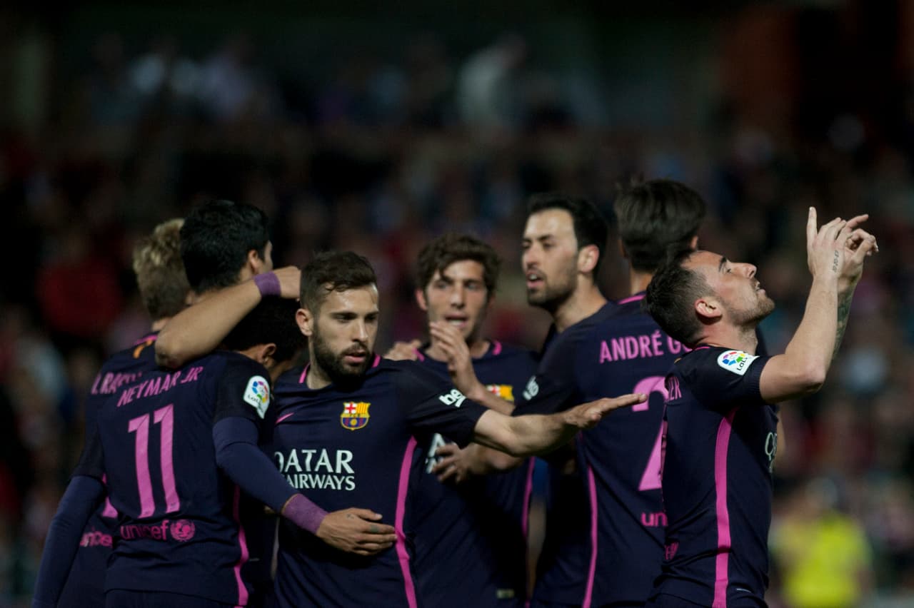 Barcelona quedó a dos puntos del liderato que está en manos del Real Madrid, que aún tiene un partido pendiente por disputar.