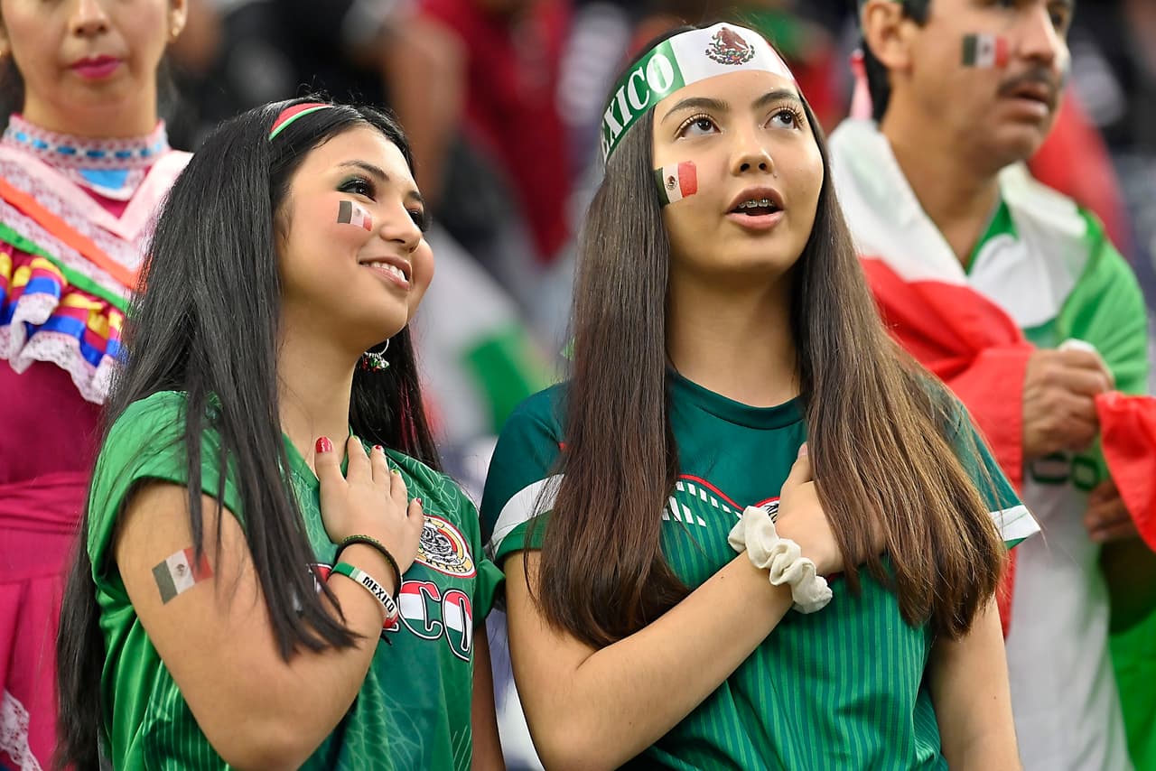 Las afueras del NRG Stadium con muchos fanáticos a la expectativa, especialmente del juego entre México y Costa Rica.