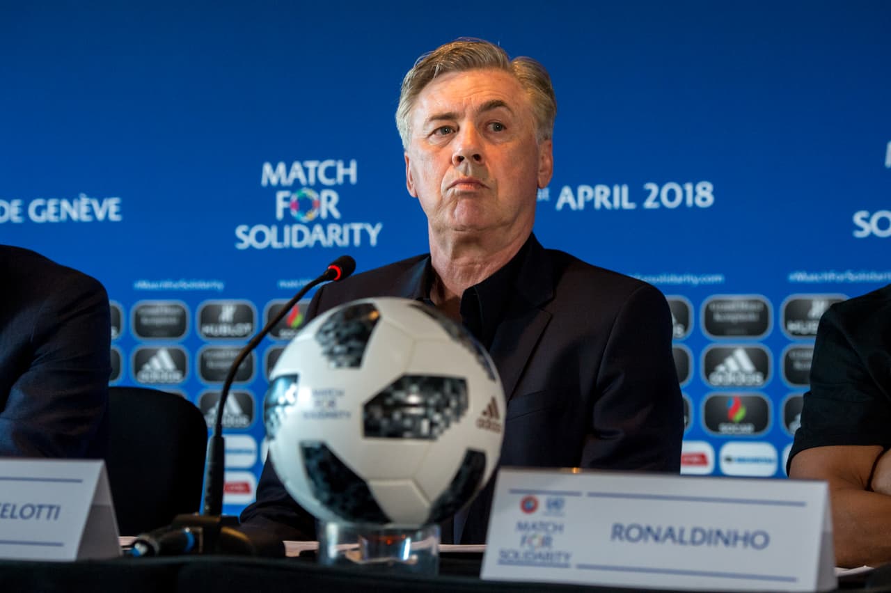 Los directivos de Nápoles empezaron contactos con Carlo Ancelotti para que sea técnico del equipo subcampeón de la Liga de Italia, informó Calciomercato.