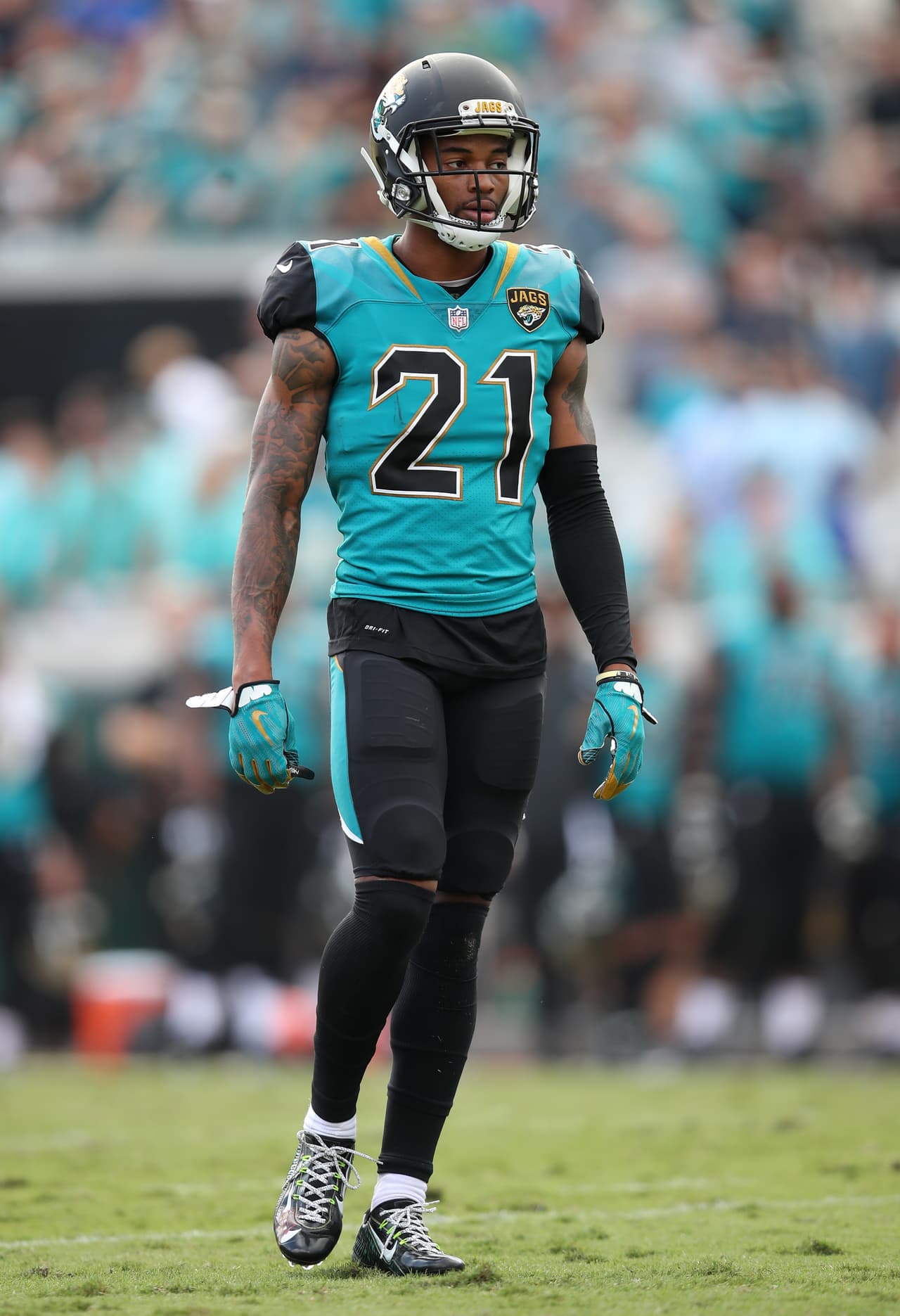 Jacksonville Jaguars A.J. Bouye (21) plays against the Cincinnati Bengals during the an NFL football game, Sunday, Nov. 5, 2017, in Jacksonville, Fla. (Tom DiPace via AP)