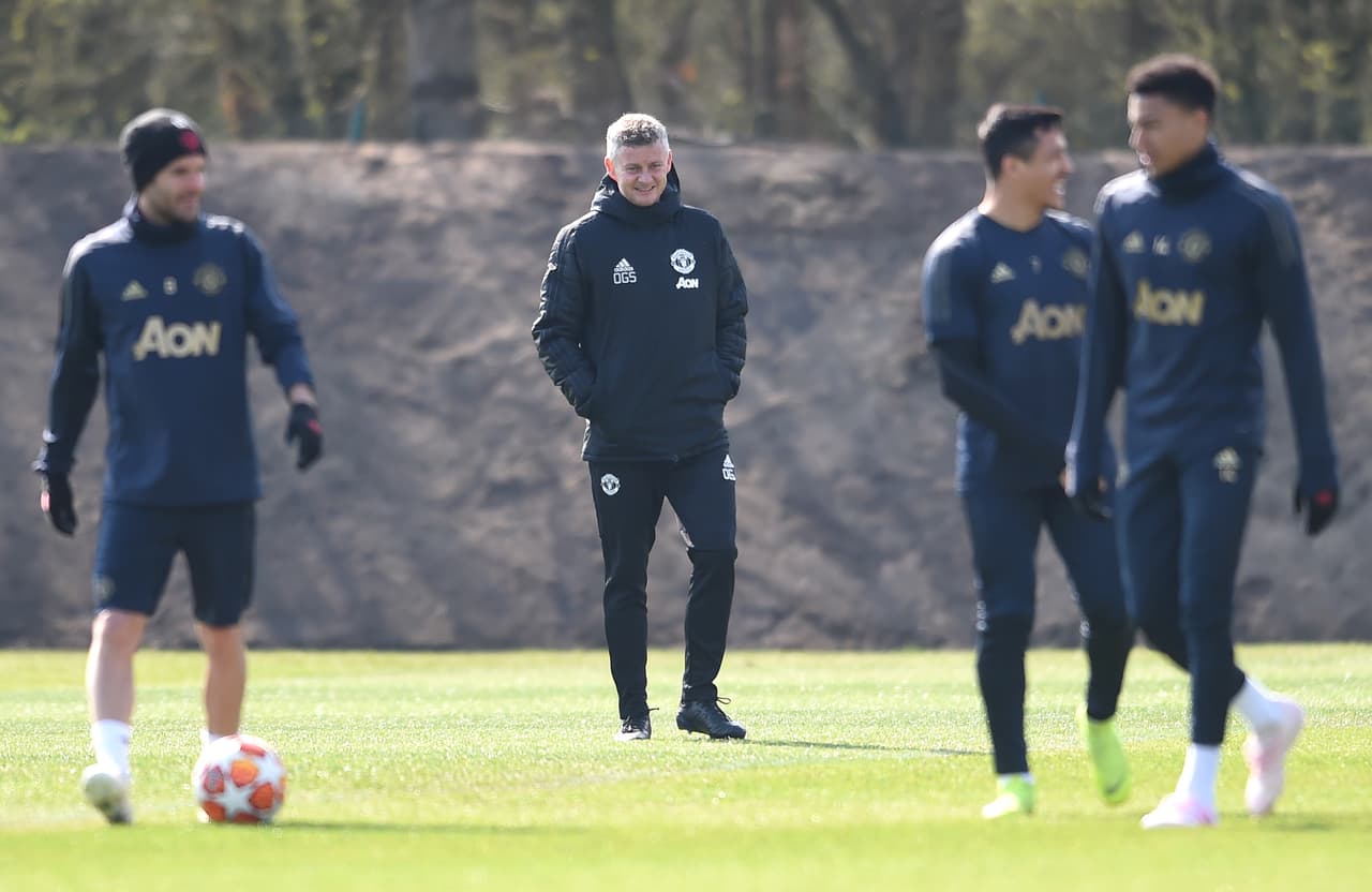 Con el regreso a la competencia de algunas figuras que estuvieron ausentes por lesión o por sanción, Manchester United se prepara para detener a Barcelona en los Cuartos de Final de la Champions League.