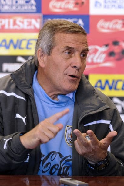 El técnico de la ´Celeste sigue siendo el mismo Washingto Tabarez que acumula dos Copas al mando de Uruguay, con la que fue subcampeón en 1989 y con la que alcanzó las semifinales en 2007. El "maestro", de 64 años y que condujo a su selección al cuarto puesto el pasado año en el Mundial, afronta su tercera competición continental con las máximas aspiraciones.