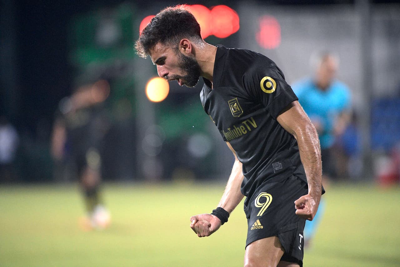 Diego Rossi brilló con LAFC al anotar 4 goles