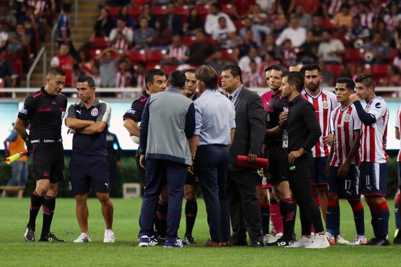 Al final, los portugueses se negaron a disputar la tanda de penales que definirían al ganador, lo cual no gustó a la afición mexicana.