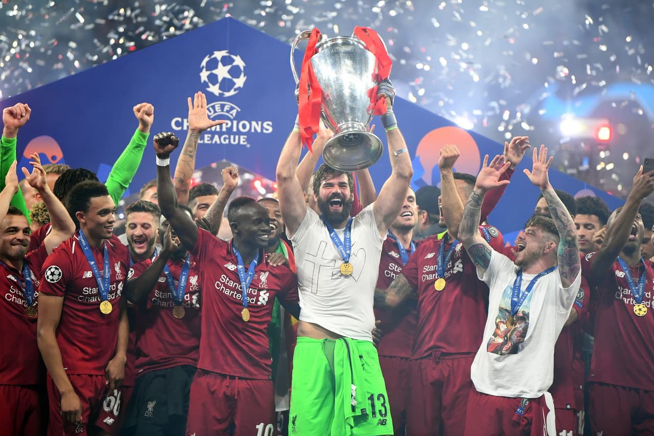 Alisson fue campéon de Champions League con el Liverpool y fue clave en la Final ante el Tottenham con seis atajadas.