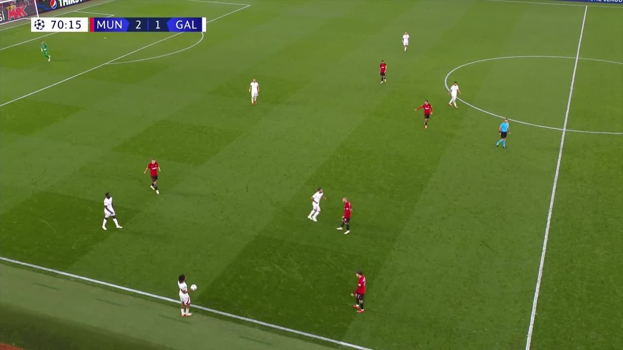 ¡Silencio! Aktürkoglu calla Old Trafford con el 2-2