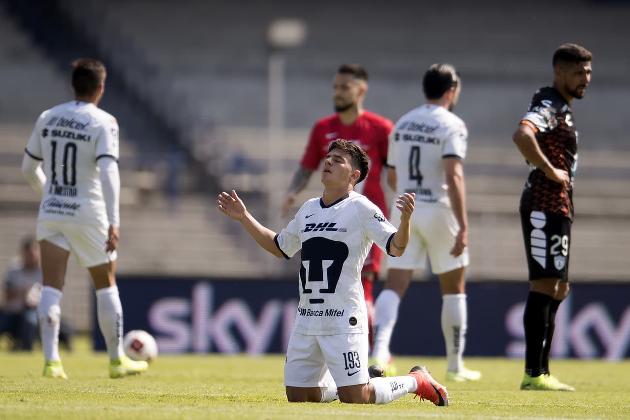 Chivas y Pumas dominan once ideal de la Jornada 1