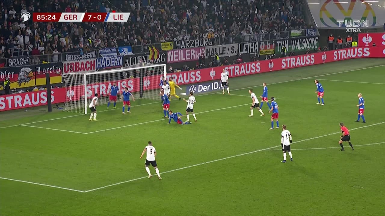 ¡TIRO ATAJADO! disparo por Marco Reus.