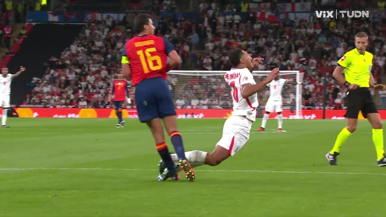 ¡Kane se resbala y perdona el tercero! Harry falla el penal de Inglaterra ante España