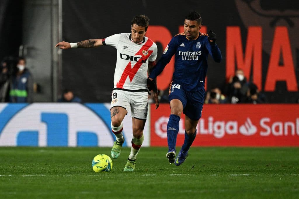Karim Benzema logró romper el empate 0-0 al minuto 83 para darle la victoria a 'Los Blancos' 0-1 en su visita al Estadio de Vallecas.