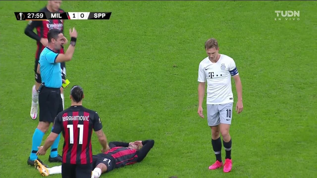 Tarjeta amarilla. El árbitro amonesta a Borek Dockal de Sparta Prague