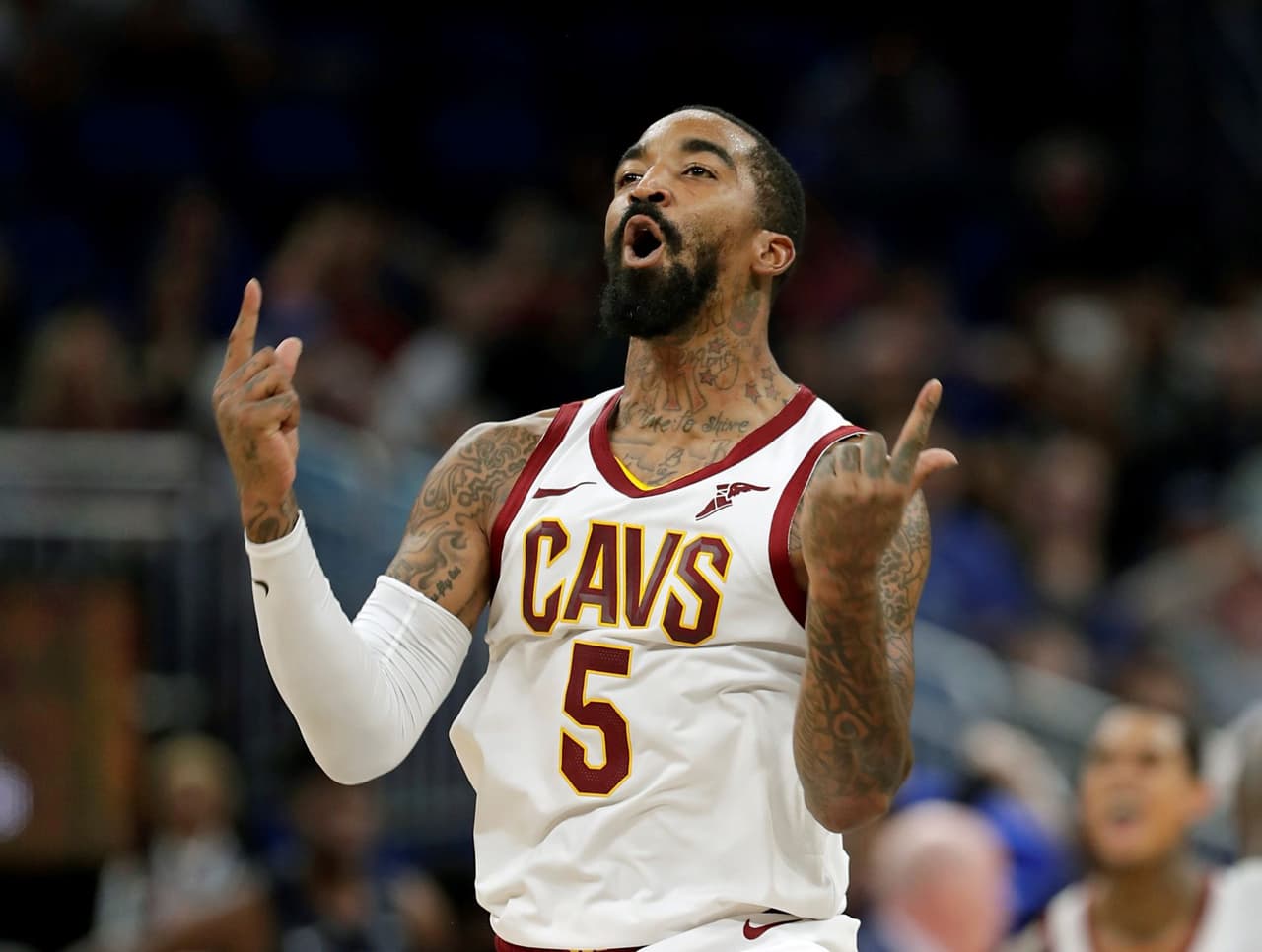 J.R. Smith golpea a un sujeto por dañar su camioneta