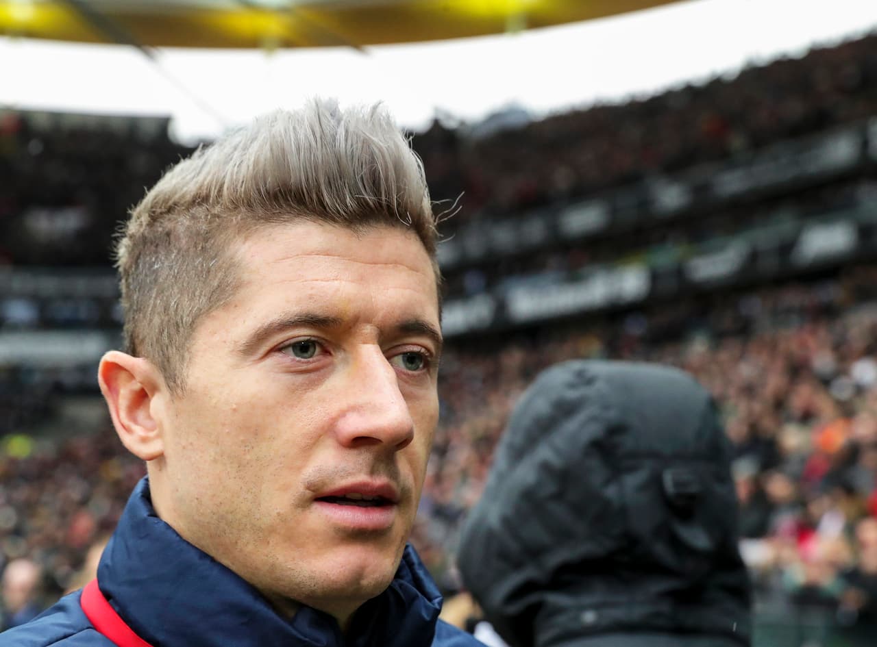 La mayor novedad en el partido –que contó con el mexicano Carlos Salcedo– fue la suplencia del polaco Robert Lewandwoski.