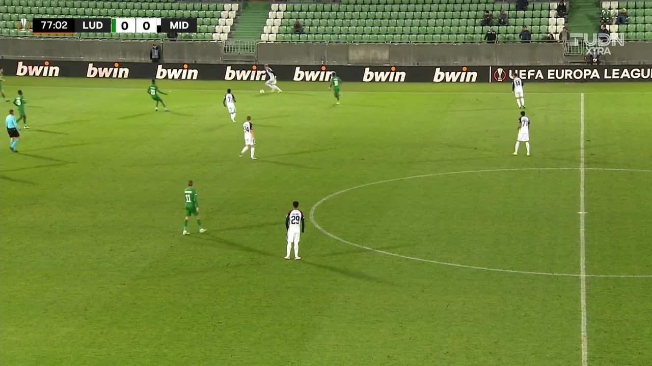 ¡TIRO ATAJADO! disparo por Evander.