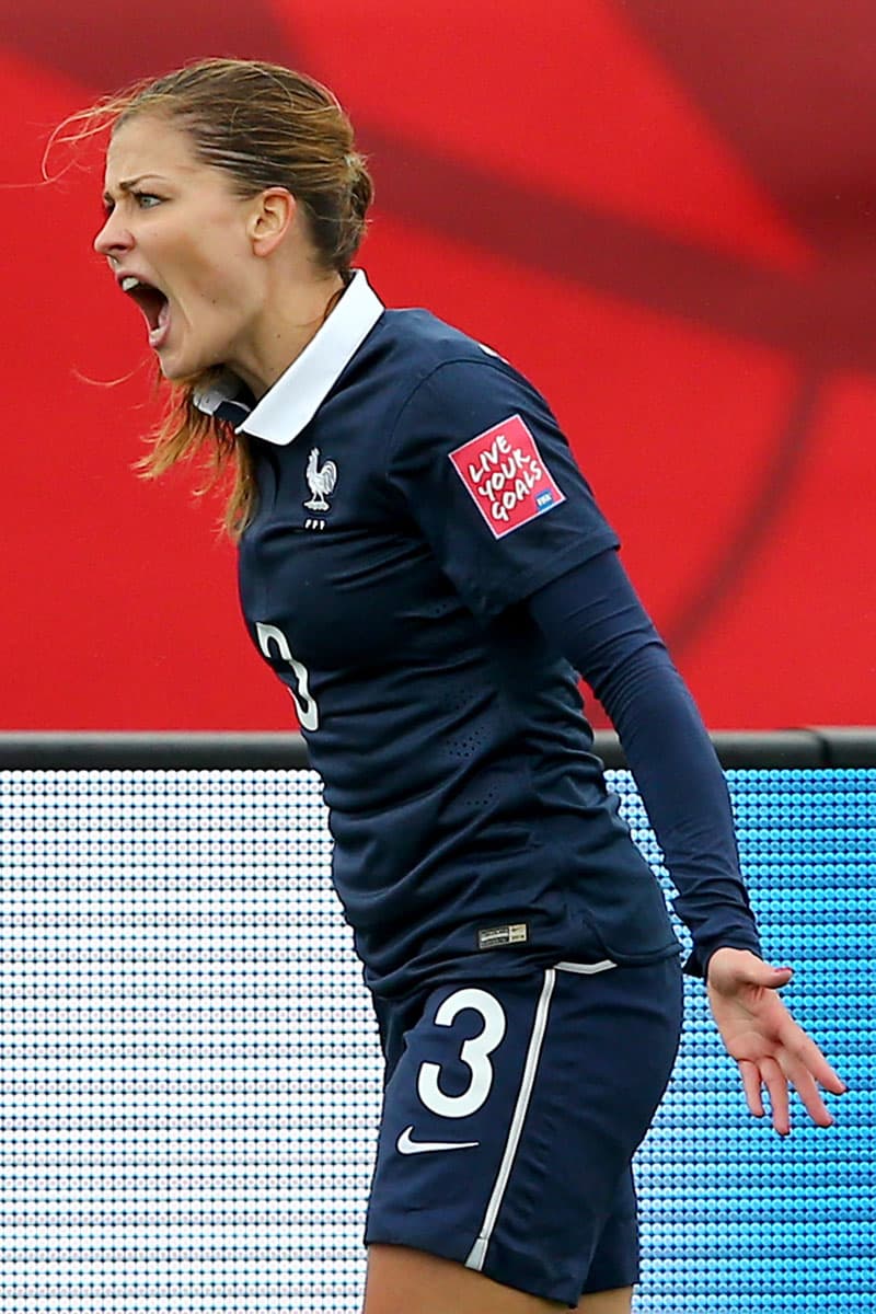La defensa de la selección de Francia tiene en sus filas a esta belleza: Laure Boulleau, quien actualmente juega en el Club Paris-Saint-Germain de la División 1 femenil ¡oh la la!