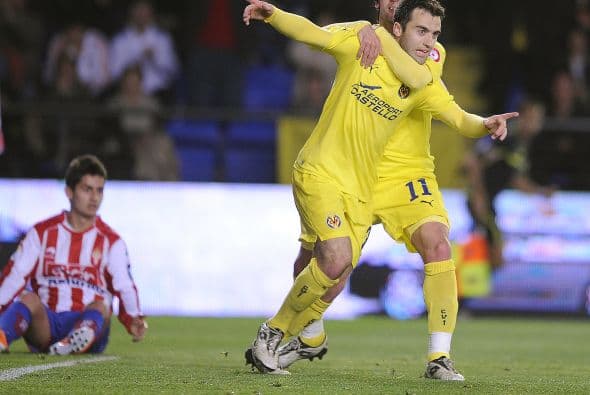 El italiano Guiseppe Rossi puso el 1-0 en favor de su club.