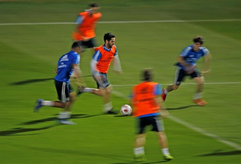 Real Madrid realizó su primera práctica en Abu Dhabi antes de la Semifinal del Mundial de Clubes contra Kashima Antlers, que eliminó a Chivas de Guadalajara y contra el que quiere evitar sorpresas.