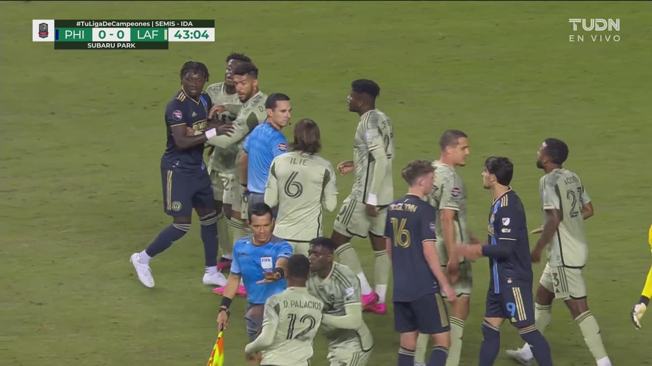 Se desata la bronca tras la dura entrada a Cracklitos Vela