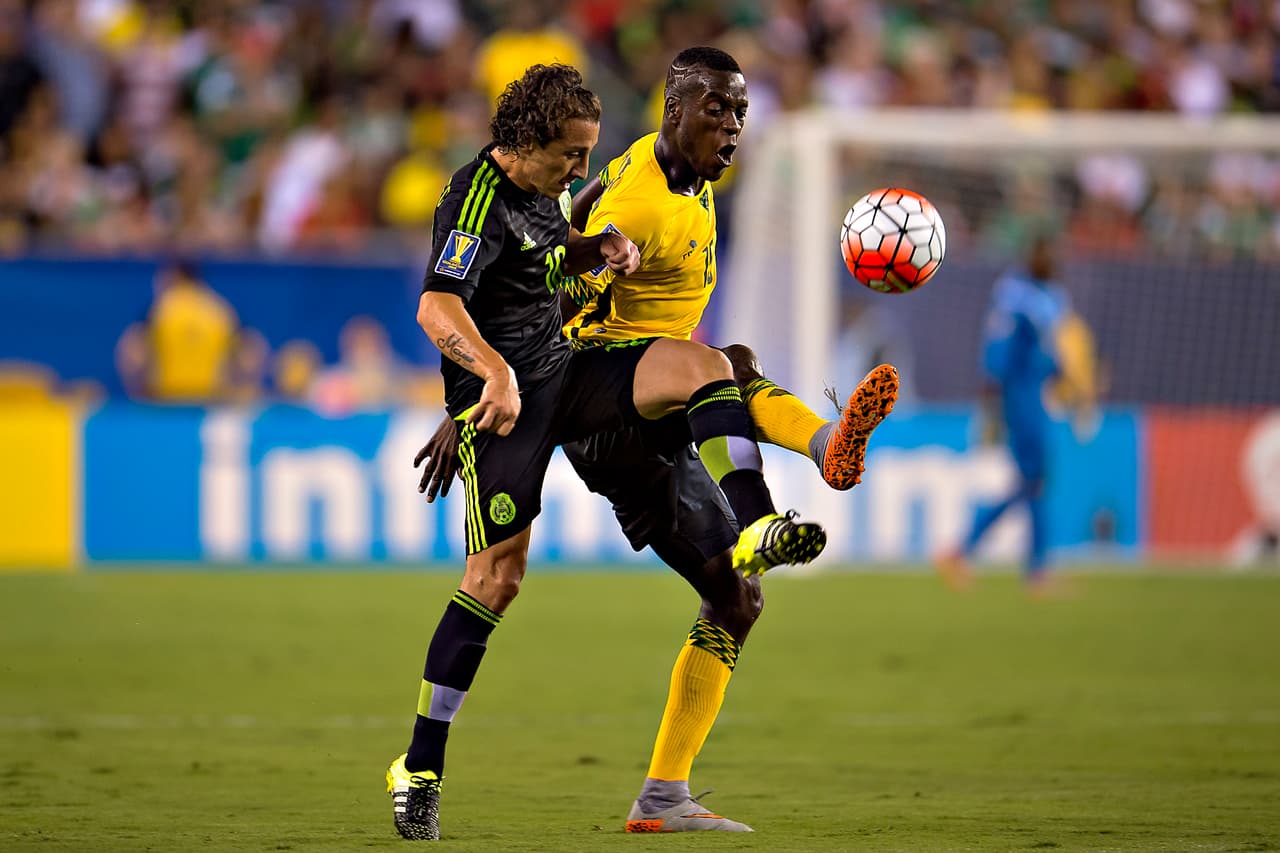 Simon Dawkins, del San Jose Earthquakes, fue uno de los dos delanteros que usó Jamaica en la final con México.