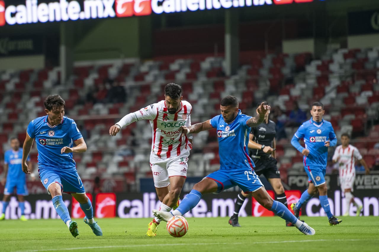 Cruz Azul y Necaxa no se hicieron daño en el primer encuentro de la Copa por México 2022 que se disputó en el Estadio Nemesio Diez de Toluca con un 0-0.