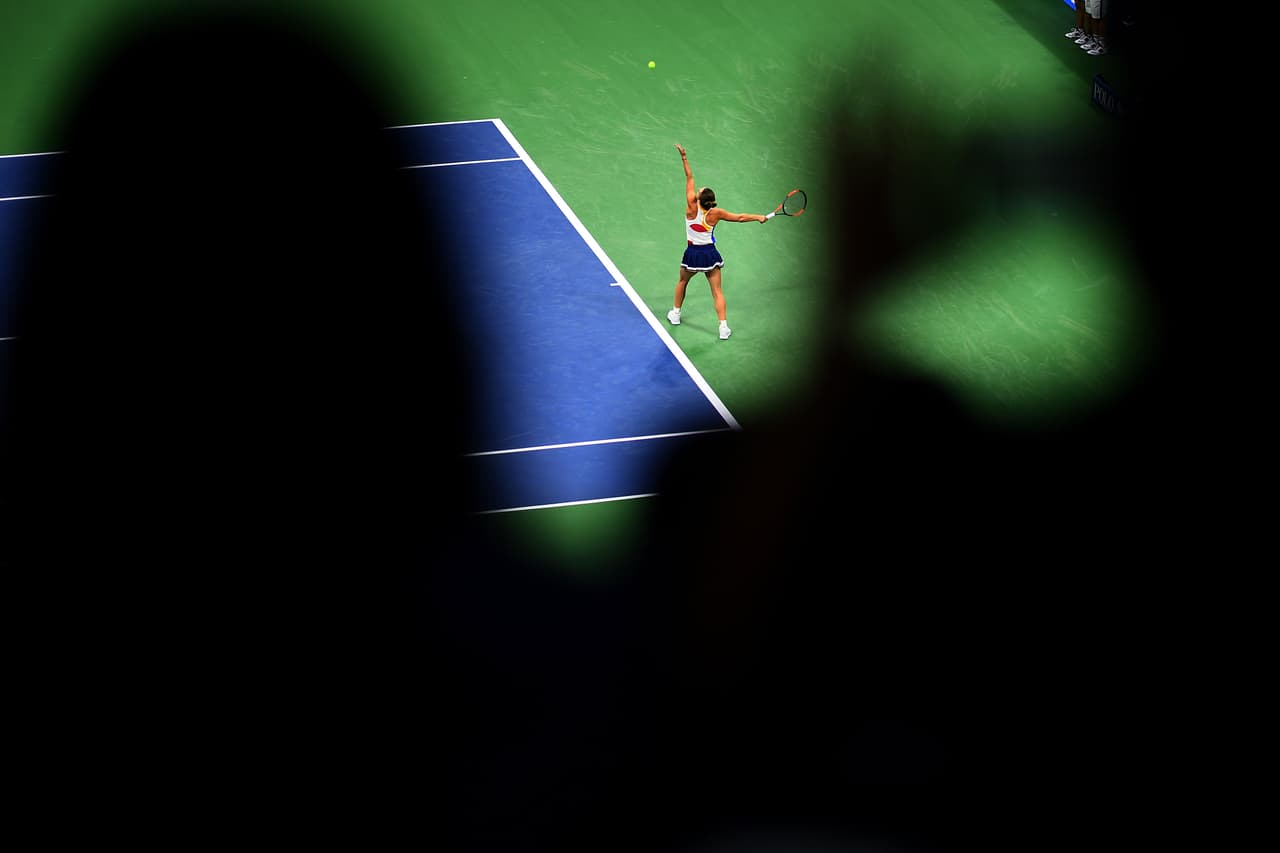 Sharapova hizo su reaparición en Grand Slams en el US Open 2017, pero Halep la puso a sufrir con sus contragolpes y drives.