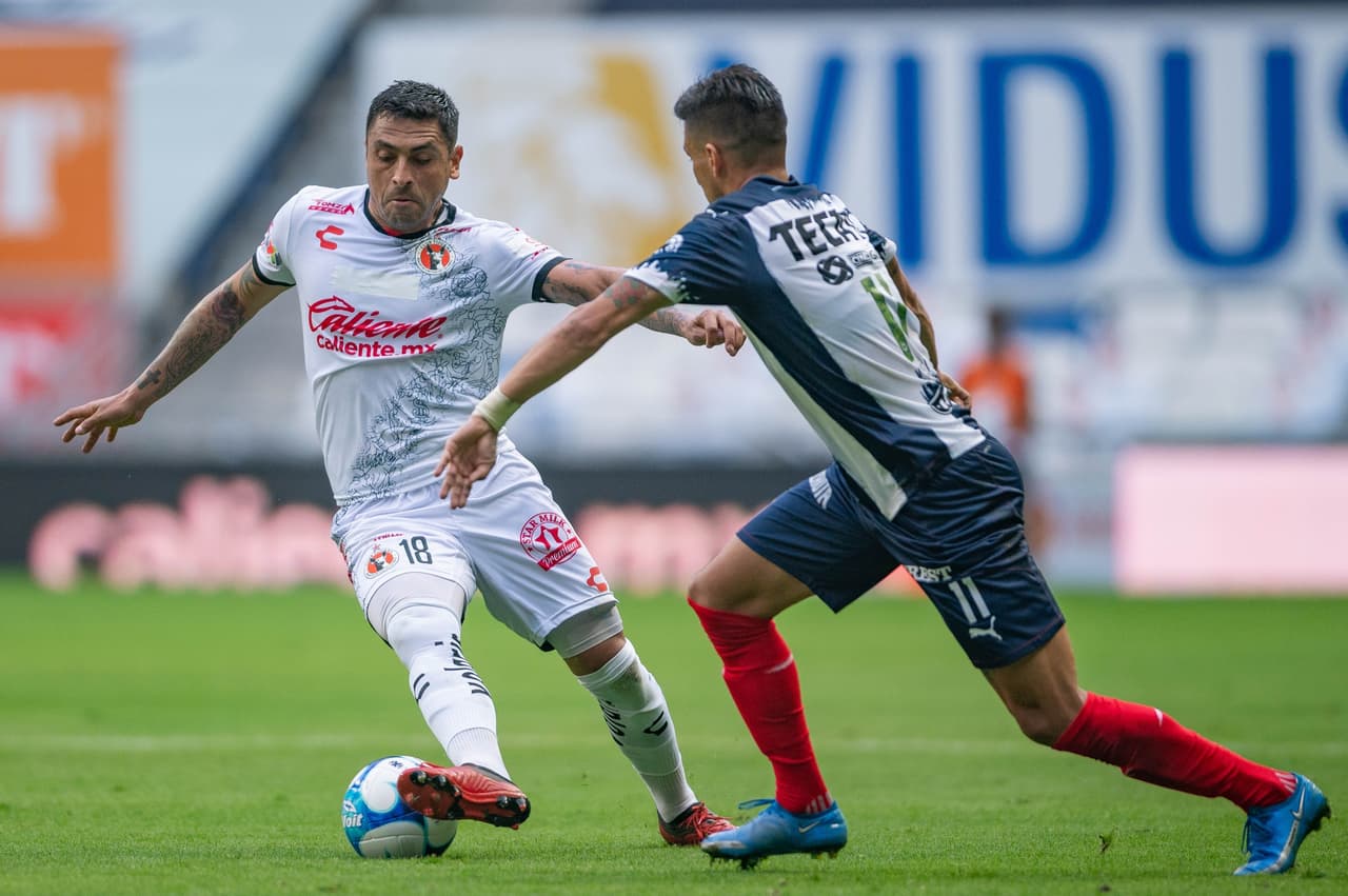 En un duelo muy cerrado, las anotaciones de Maxi Meza y Mauro Manotas hacen que Monterrey y Tijuana dividan los puntos. Los regios acumulan una racha de tres encuentros sin poder ver la victoria. Con el empate Xolos se mantiene en la cuarta posición de la tabla con 13 unidades.