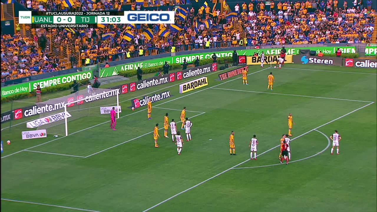 ¡TIRO ATAJADO! disparo por Vladimir Loroña.