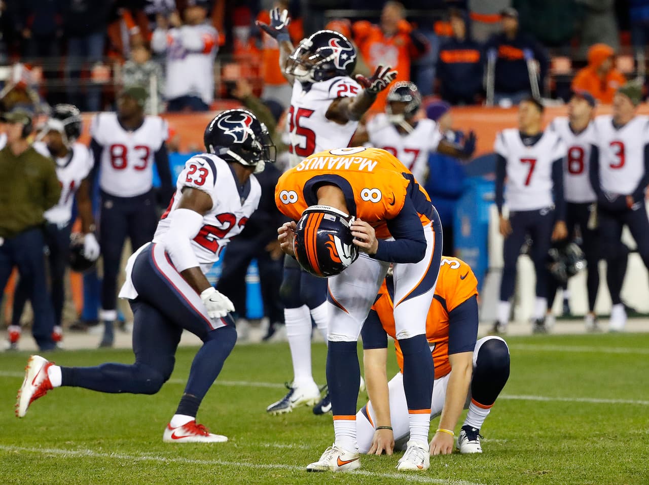 Pero la patada de McManus, la segunda que fallaba en el partido, se fue abierta y la temporada de los Broncos se tornó todavía más miserable con el desenlace que tuvo este juego.