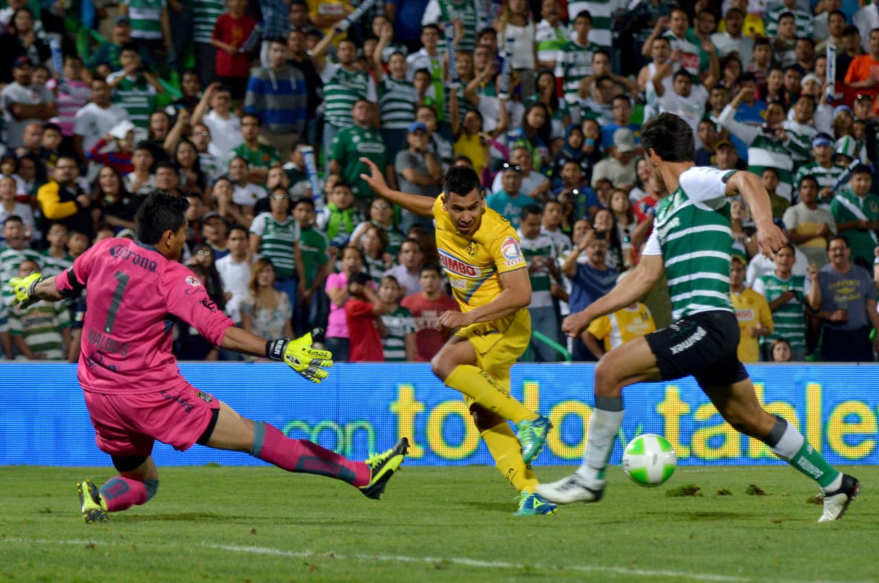 En el América, Narciso Mina al menos anotó cinco goles. Pues bien, el argentino Andrés 'Andy' Ríos metió nada más dos. Fue cedido a Leones Negros y anotó un solo gol en 19 partidos. La UdG descendió.