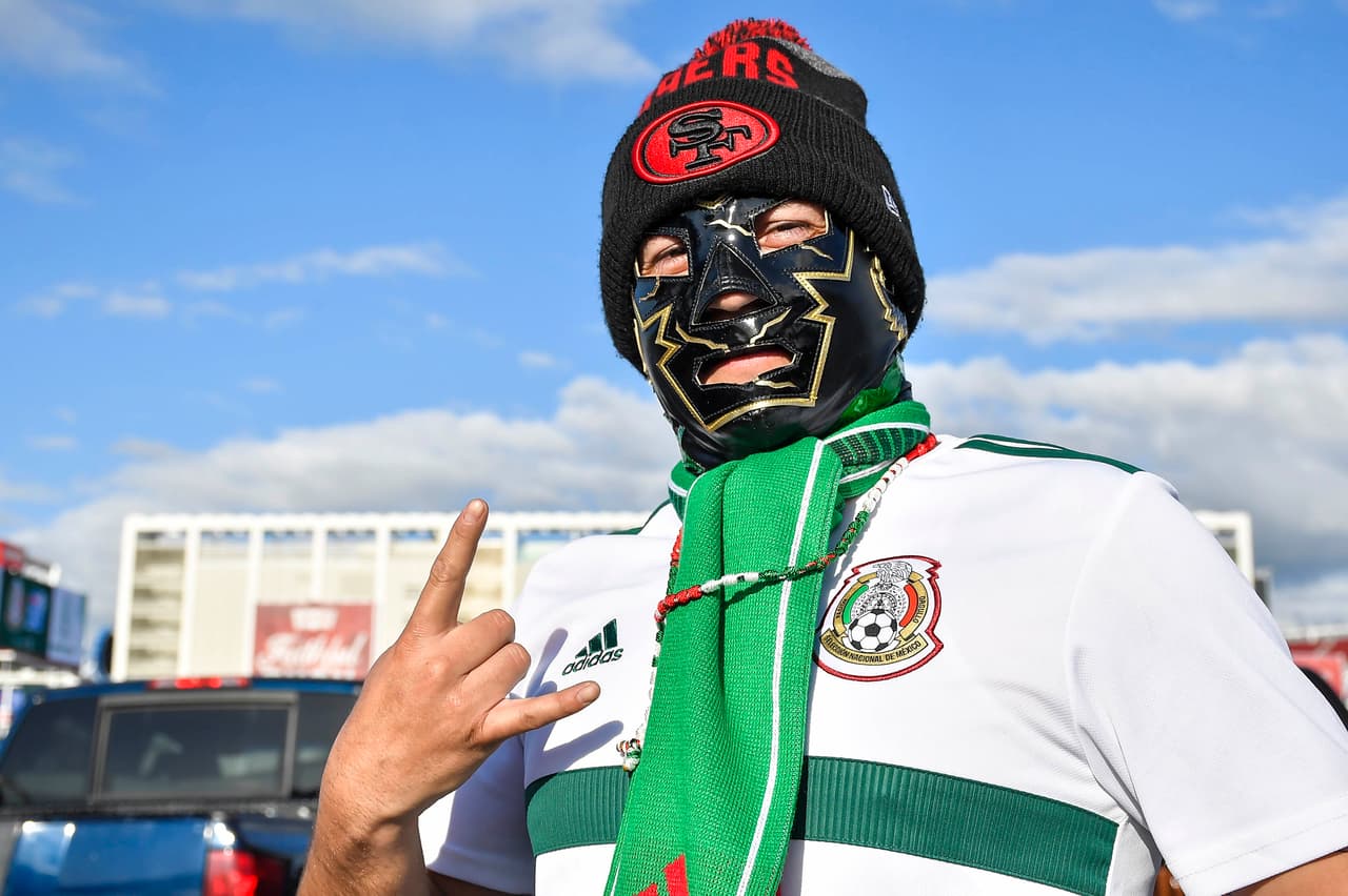 La fiesta y color de los fanáticos mexicanos prendió el ánimo para el partido del 'Tri' en el Levi's Stadium contra Islandia como preparación para el Mundial de Rusia 2018.