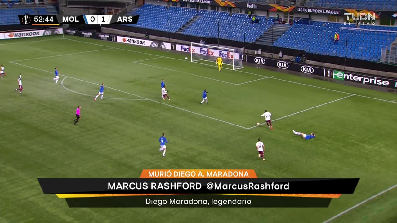 ¡TIRO ATAJADO! disparo por Ainsley Maitland-Niles.