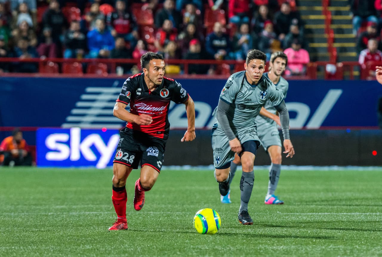Los locales tuvieron la intención de imponer pronto su presencia en el estadio Caliente en Tijuana.