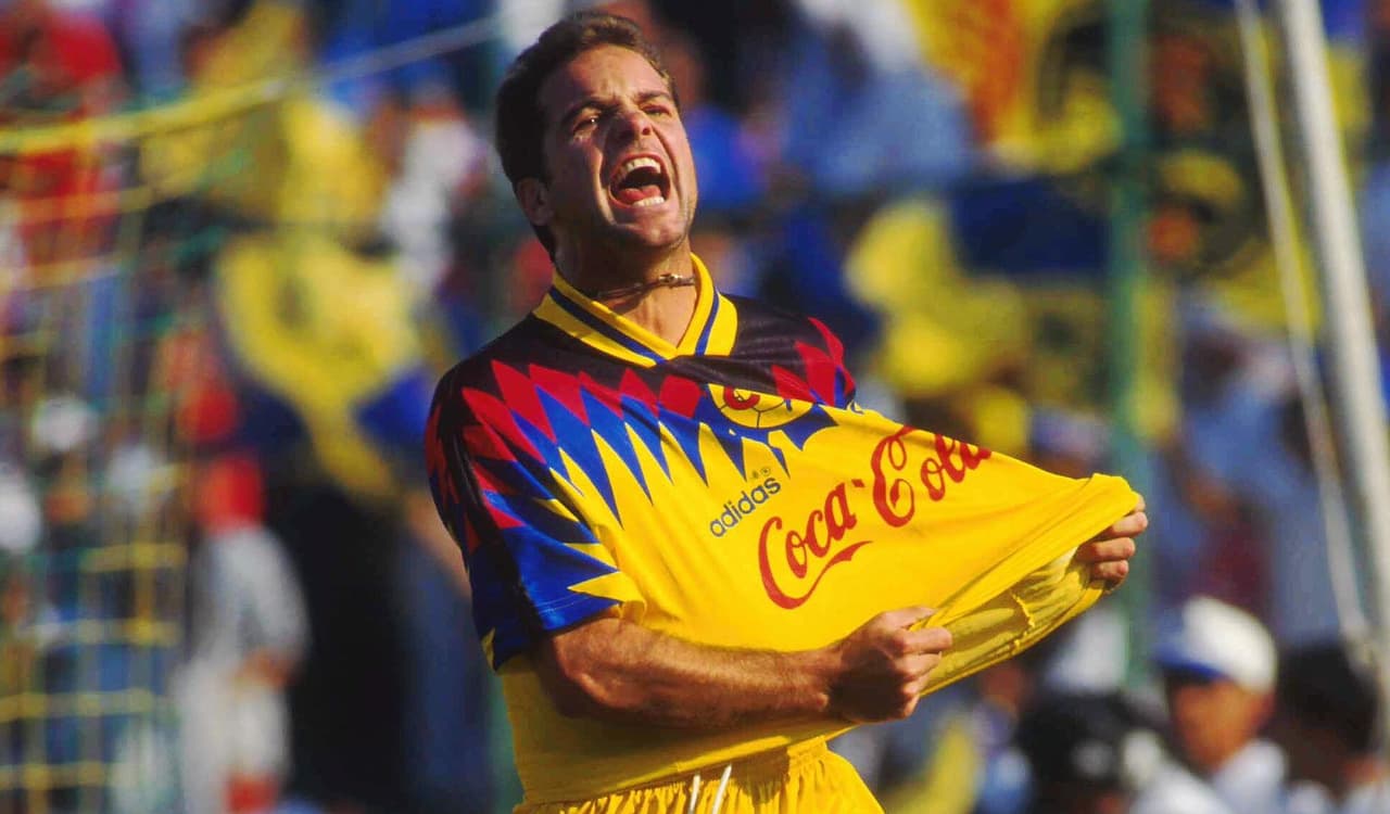 Tras su recorrido por España, García llegó en 1994 al América en el que estuvo tres temporadas, con saldo de 39 goles en 78 partidos, aunque no obtuvo ningún título.